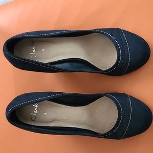 Clarks size 6.5 like new
